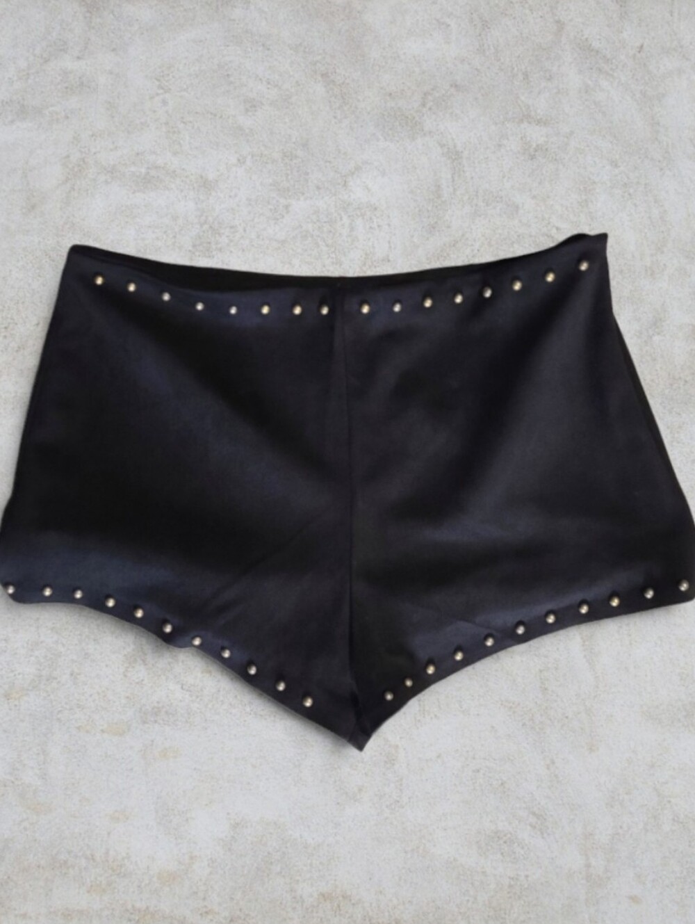 💥 NWT Love Tree Black Faux Suede Studded Booty Shorts L